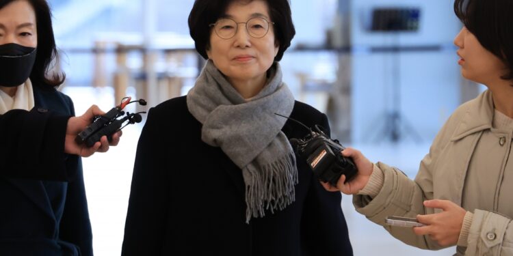 특검, ‘김건희에 로저비비에 선물’ 김기현 부부 기소…尹 뇌물 수사는 경찰로