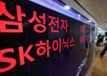 삼성·SK 中공장 급한 불 껐다…1년간 미국산 장비 반입 허용