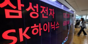 삼성·SK 中공장 급한 불 껐다…1년간 미국산 장비 반입 허용