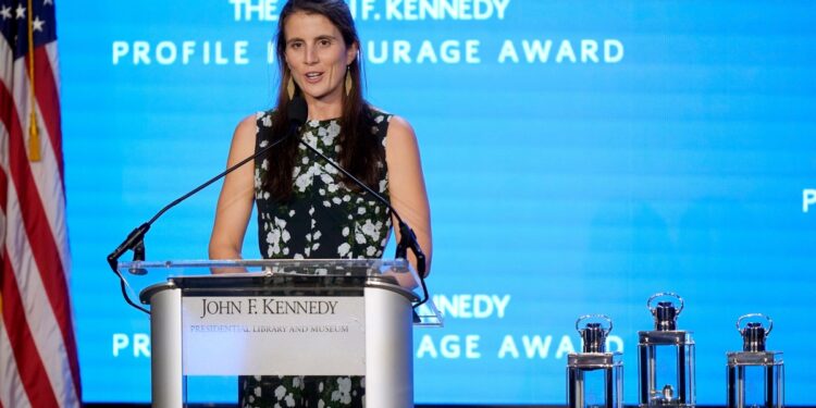 끊이지 않는 케네디家의 비극… 35세 외손녀 혈액암으로 숨져