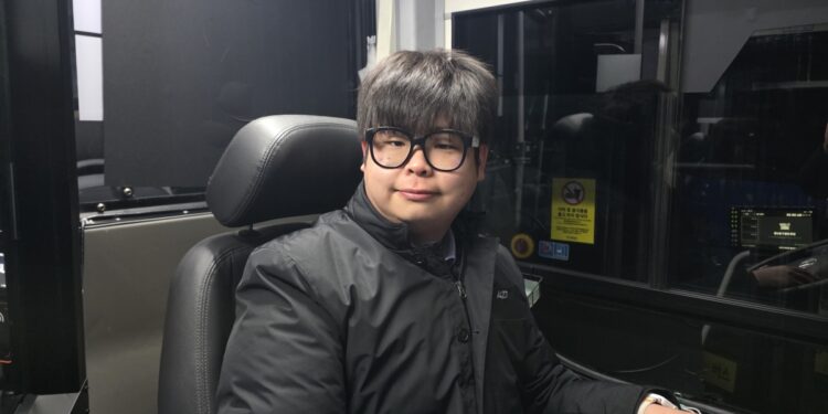 새벽 첫차는 새해 소망 싣고… 결혼, 유학, 안전일터 다 이뤄져라