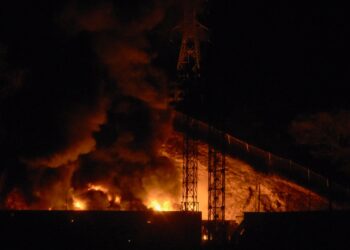 美, 베네수 대대적 공습 시작…“마두로 생포”