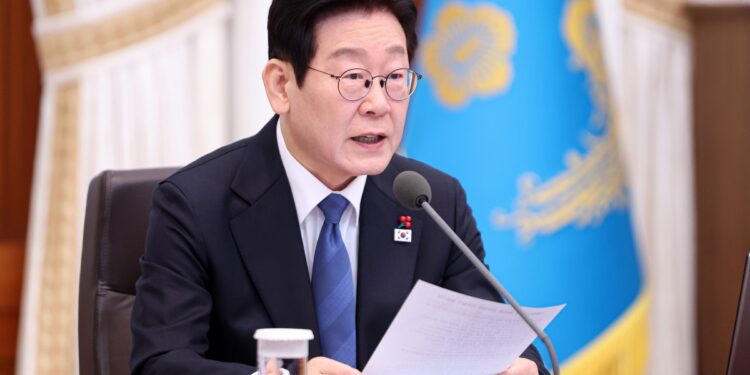 이 대통령 “베네수엘라 교민 철저히 보호…필요시 철수도 준비하라”