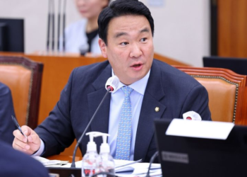 [단독] ‘살아있는 권력’ 수사 몰리는 경찰, 5년간 수사심의 2만건…野 “경찰에 수사 못맡겨”