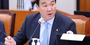 [단독] ‘살아있는 권력’ 수사 몰리는 경찰, 5년간 수사심의 2만건…野 “경찰에 수사 못맡겨”