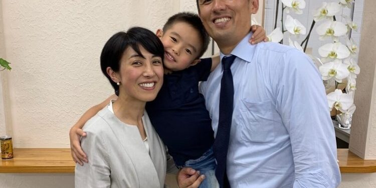 “정치엔 왜 주말이 없나요”… 日 7선 의원의 ‘육아 전업’