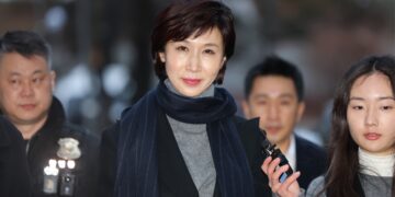 ‘세기의 이혼’ 최태원-노소영 파기환송심 첫 재판…노소영 직접 출석