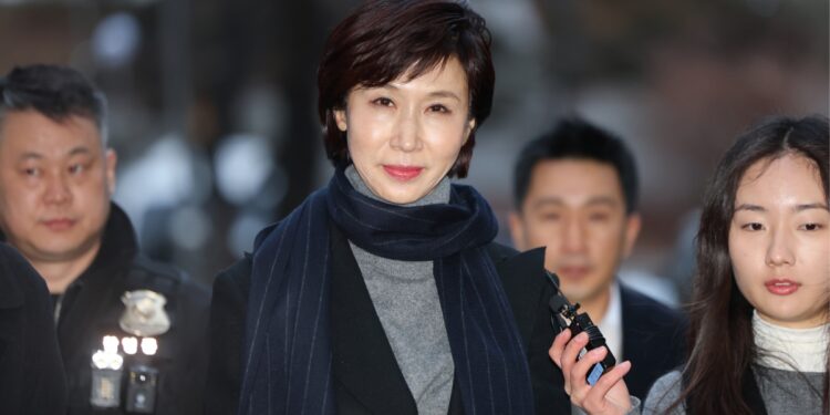 ‘세기의 이혼’ 최태원-노소영 파기환송심 첫 재판…노소영 직접 출석