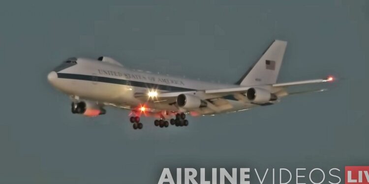 “핵전쟁 터지나?” 단 4대 美 ‘최후의날 비행기’ 뜨자 공포 확산