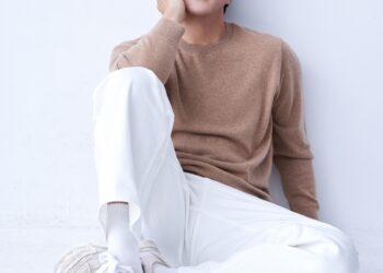 망가져도 괜찮아!…영화 성공 위해선 무릎 10번 꿇을 것