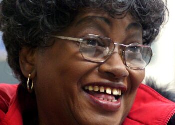 ‘백인에 자리 양보 첫 거부’ 흑인 민권운동가 콜빈 별세