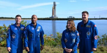 54년 만에 달 향하는 美로켓… 우주비행사들 “준비는 끝났다”