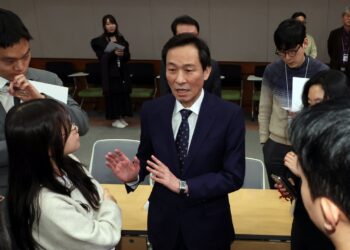 우상호 강원도 간다… 靑참모 출마 신호탄