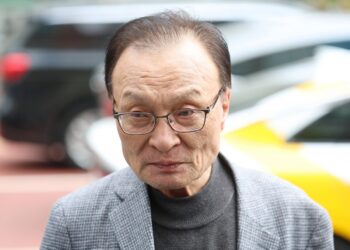 이해찬 전 총리 위독… 베트남 병원 응급이송 “기계장치로 호흡 유지”