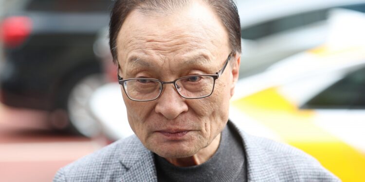 이해찬 전 총리 위독… 베트남 병원 응급이송 “기계장치로 호흡 유지”