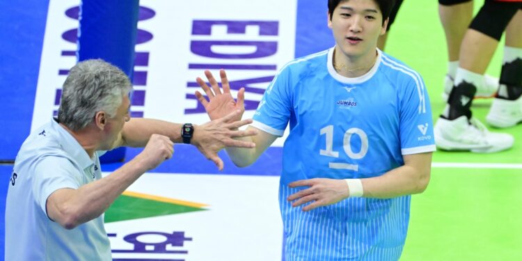 현대캐피탈·대한항공 왕좌 결투… ‘봄 배구 우리가 먼저’ 강스파이크