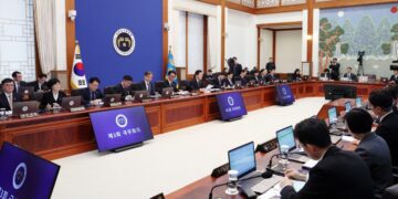 李 “부동산 팽창, 거품 키워 경제 타격”