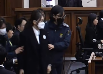 [속보] 법원 “‘명태균 여론조사’ 범죄사실 증명된 바 없어”