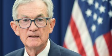 3연속 인하 멈췄다…美연준, 금리 3.50~3.75%로 ‘동결’