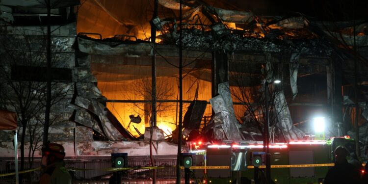 불에 탄 시신 1구 발견… 음성 공장 대형화재 실종 외국인 직원 추정