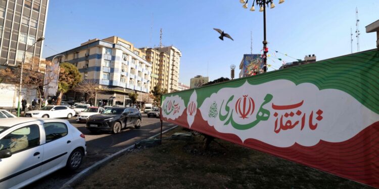 [속보] 이란 남부서 8층 건물 폭발… “원인 불명”