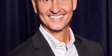 디즈니 구원투수 밥 아이거 물러난다