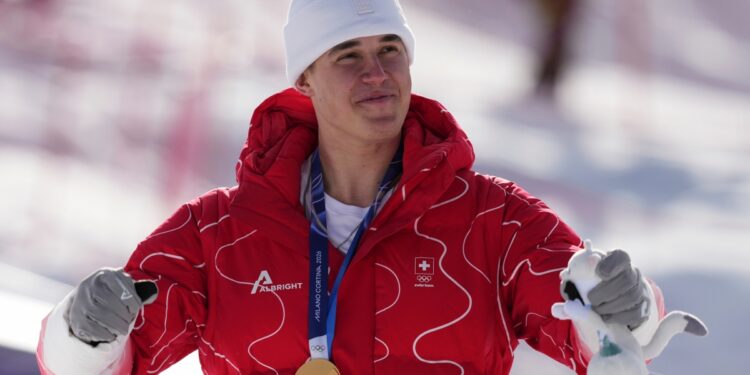 올림픽 데뷔 무대서 금메달…스위스 폰 알멘, 활강 정상에