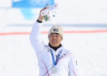 스노보드 김상겸, 은메달 쾌거…역대 올림픽 400번째 메달리스트