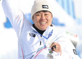 “소노보드는 내 인생. 아내에게 고맙다” 태극전사 가족은 나의 힘…한국에 올림픽 400번째 메달 선사한 김상겸