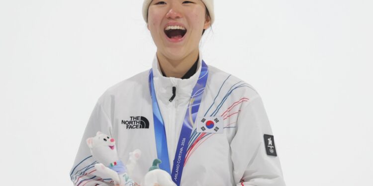 한국 ‘최초’ 올림픽 銅 유승은 “부상 이긴 나, 자랑스럽다”