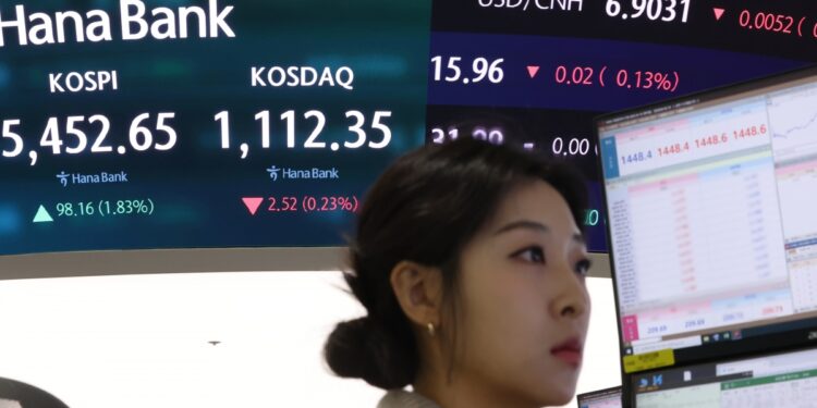 [속보] 코스피 사상 첫 5500 돌파