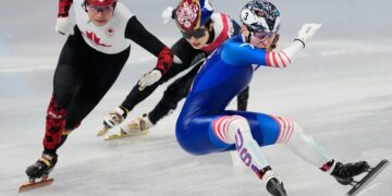 얼음판 ‘물렁’… 선수는 ‘철렁’, 대책은 ‘헐렁’… 홈팀만 ‘설렁’