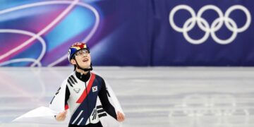 쇼트트랙 남자 막내 임종언, 1000m서 동메달…한국, 빙상종목 첫번째 메달