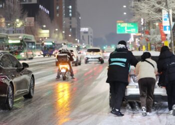 땅이 미끌, 하늘서 툭… 설 연휴, ‘도로 위 암살자’ 블랙아이스·고드름 비상