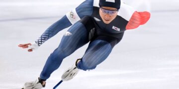 ‘빙속 간판’ 김준호 남자 500m서 12위…스톨츠는 또 ‘올림픽 신기록’