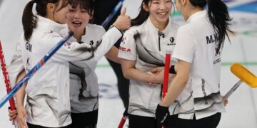 숙적 日 꺾었다! 진격의 컬링 여자대표팀 4강 보인다