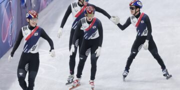 남자 쇼트트랙, 계주 1위로 결승 진출… 20년만에 金 도전