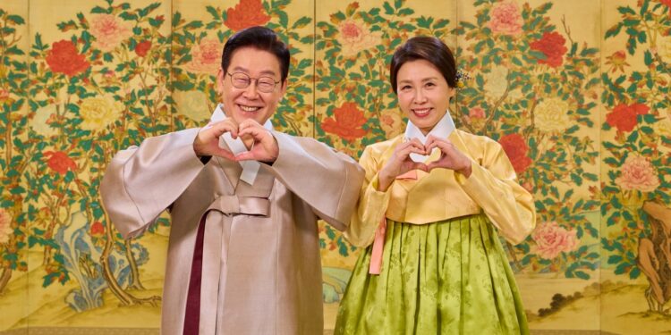 설맞이 인사 李 대통령 “이 나라를 지켜준 주권자 국민께 감사”