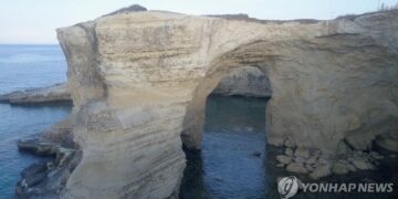 전세계 커플 즐겨 찾는 ‘연인의 아치’…최강 폭풍에 ‘붕괴’