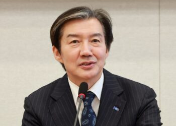 조국 “순혈주의는 자해의 길…대통령 파는 자들 조심해야”