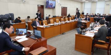 행안위, 與 주도 ‘국민투표법’ 개정안 처리