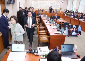 [속보] 전남광주 통합법만 법사위 통과… 충남대전·대구경북 보류