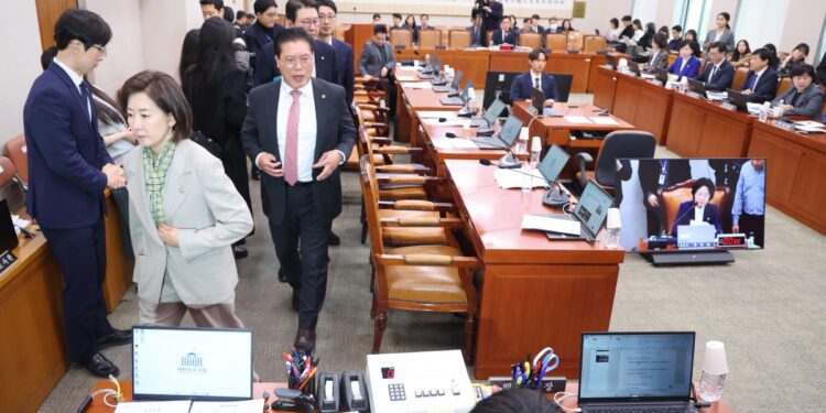 [속보] 전남광주 통합법만 법사위 통과… 충남대전·대구경북 보류