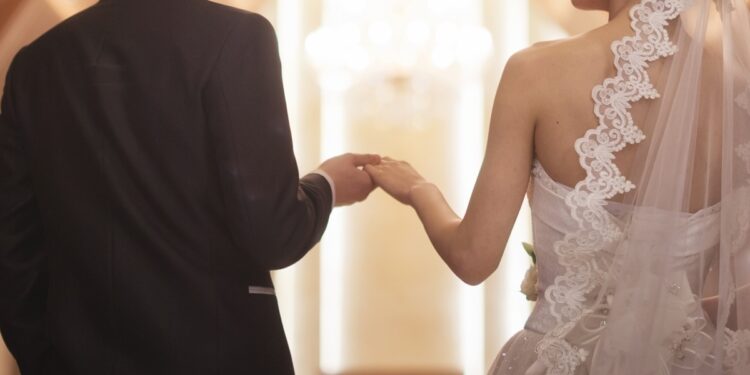 “순결은 여성이 준비할 수 있는 최고의 혼수”…논란인 버스 광고 정체