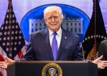 트럼프 “이란 무조건 항복해야”…수용 가능한 지도자 선택 압박