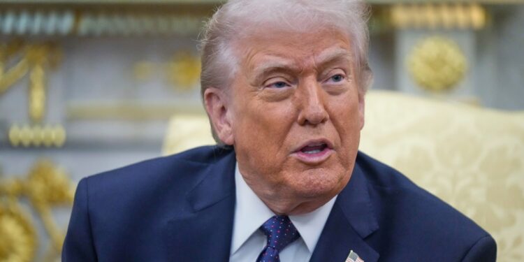 트럼프 “전쟁 조기 종료” 잇따라 발언…국제유가 80달러대로 급락