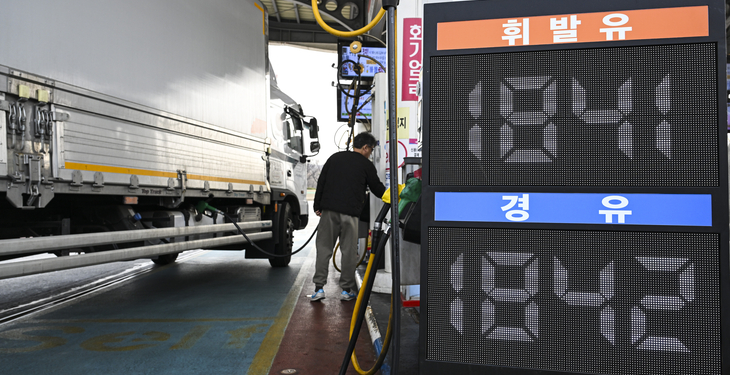 [속보]휘발유 ℓ당 1934원…2차 석유 최고가격 210원씩↑