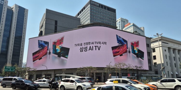 “연간 120억원 아꼈다”…‘관세폭탄’ 피한 옥외광고용 K-디스플레이