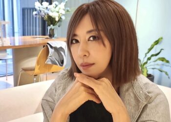 가수 김완선, 검찰 송치…5년간 미등록 기획사 운영한 혐의