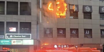 BTS 컴백 앞두고 소공동 캡슐호텔 화재…외국인 여성 ‘의식불명’